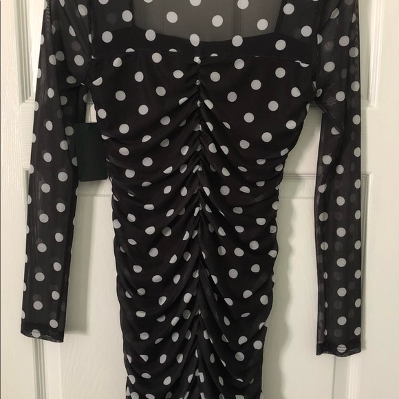 CAUTION TO THE WIND SUPER DRESS PERFECT IN ALL THE RIGHT SPOTS SHEER SLEEVES.NWT - Picture 2 of 6